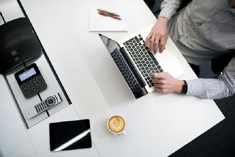 Crea un espacio de trabajo en casa util